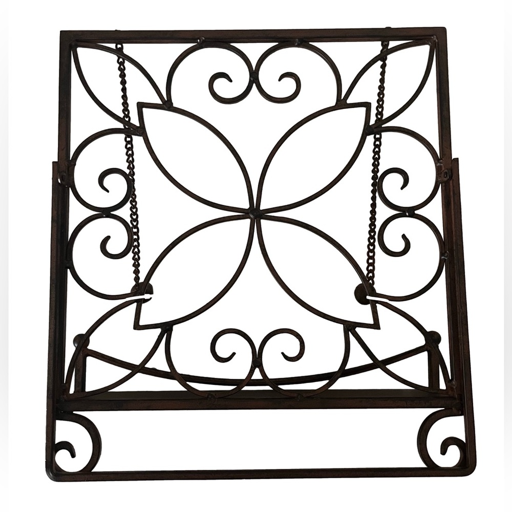 The Taste of Home Napa Cookbook Holder with Chains